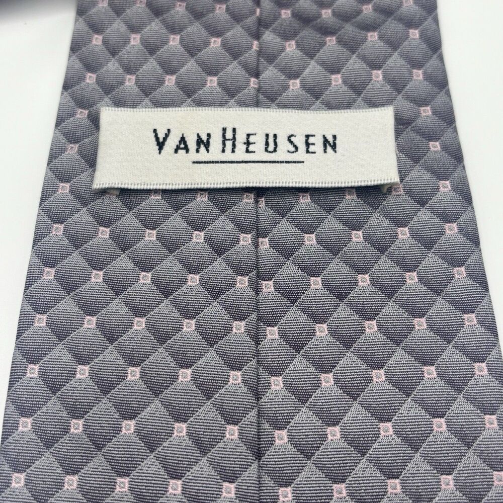 Van Heusen Men's Neck Tie, Gray & Magenta Geometric Pattern, Handmade 100% Silk